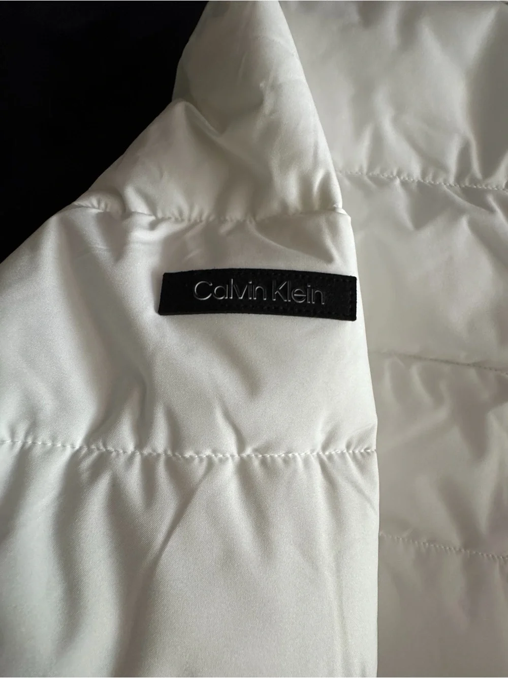 Size L white puffer zip up